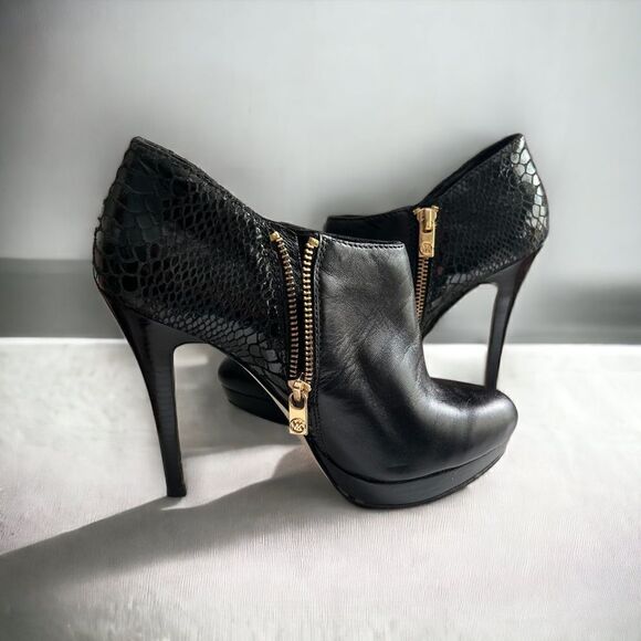 MICHAEL Michael Kors York Platform Black Ankle Booties - Sz 7.5 - Picture 2 of 9